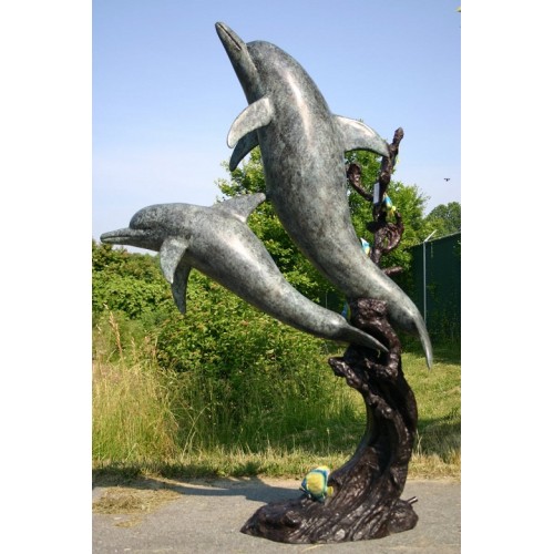 Dva plávajúce delfíny (nový štýl) - bronzová socha