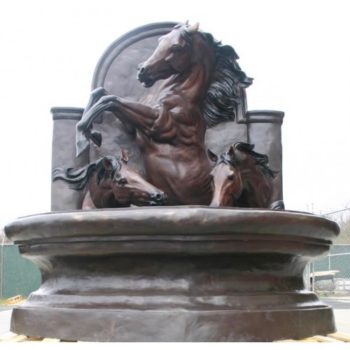 Umelecké Sochy Veľká fontána s tromi koňmi  