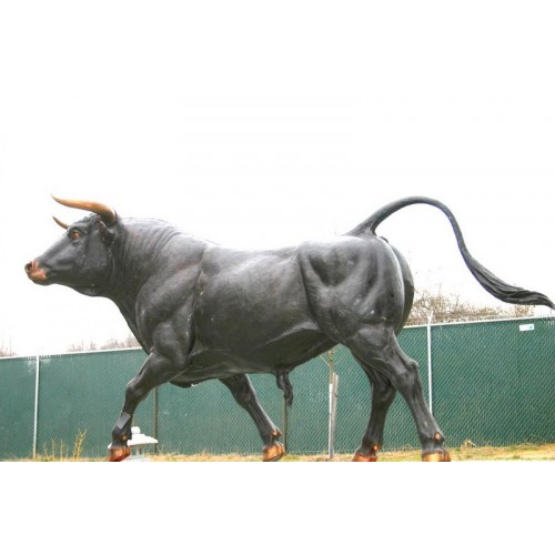 Obrovský býk - bronzová socha