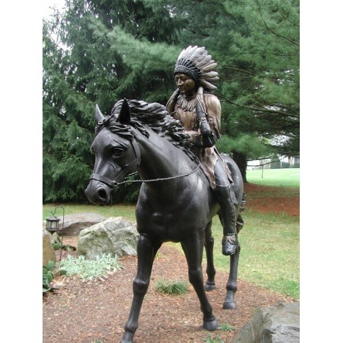 Indiánsky náčelník na koni - bronzová socha