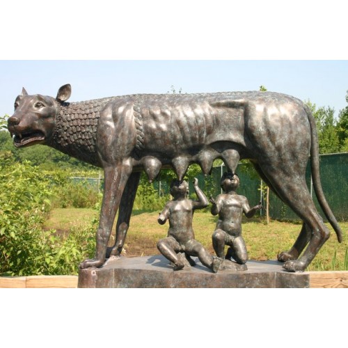 Vlčica - bronzová socha