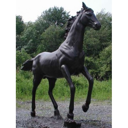 Bežiace žriebä - bronzová socha