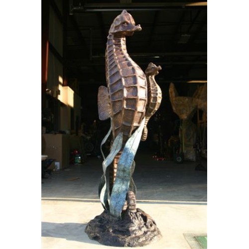 Fontána morský koník - bronzová socha