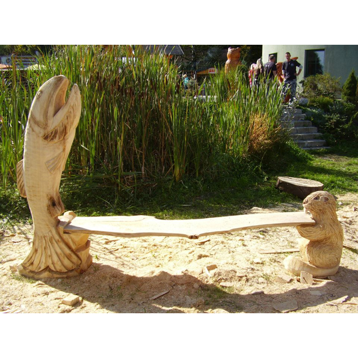 Drevená ryba a svišť - socha z dreva