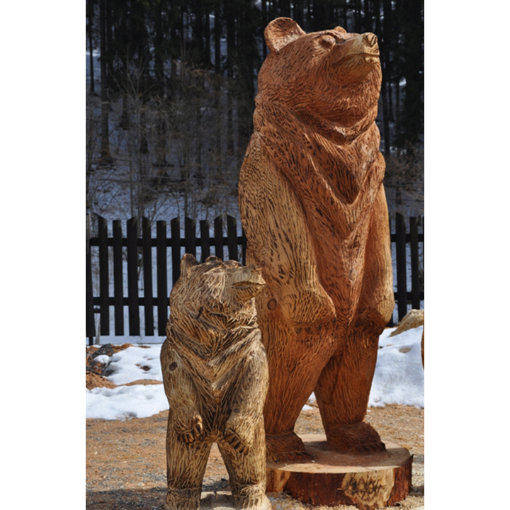 Drevené medveďe - socha z dreva