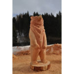 Drevený medveď - socha z dreva