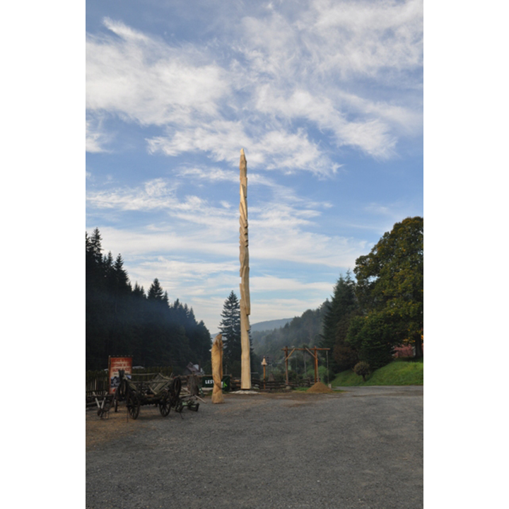 Oheň, voda, zem, najvyššia socha v ČR - drevená socha