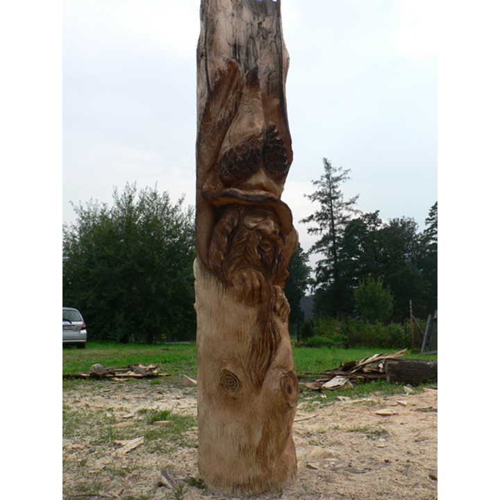 škriatkostrom - socha z dreva