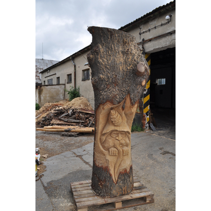 Škriatok stromofúz - socha z dreva