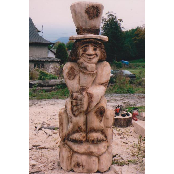 Vodník s vysokým klobúkom - socha z dreva