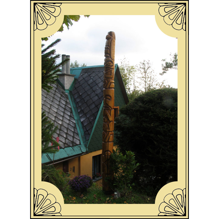 vysoky indiansky dreveny totem - socha z dreva