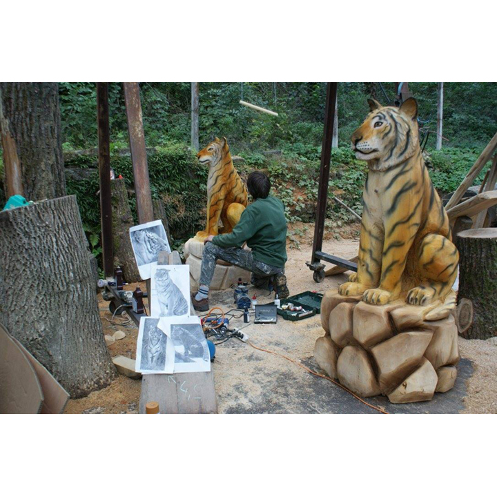 Drevený tiger - socha z dreva