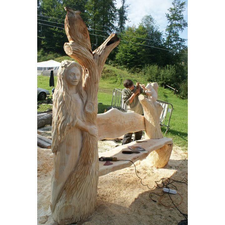 Pani lesa - drevená lavička - socha z dreva